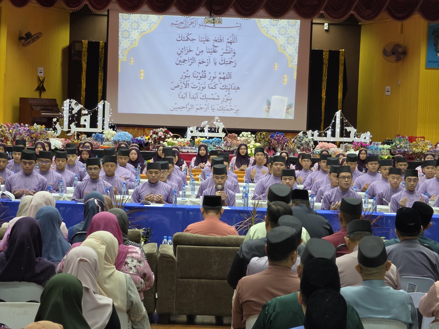 Majlis Khatam Al-Quran recitation in Dewan Anggerek