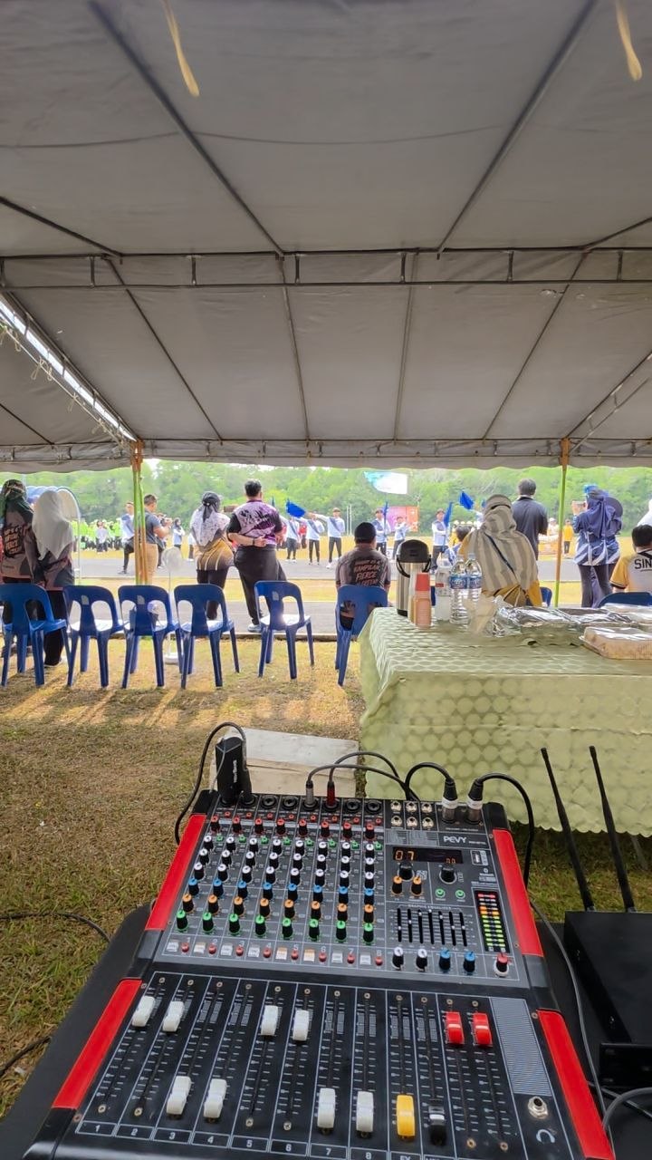 PEVY PMX-821UL mixer operating from the main event tent