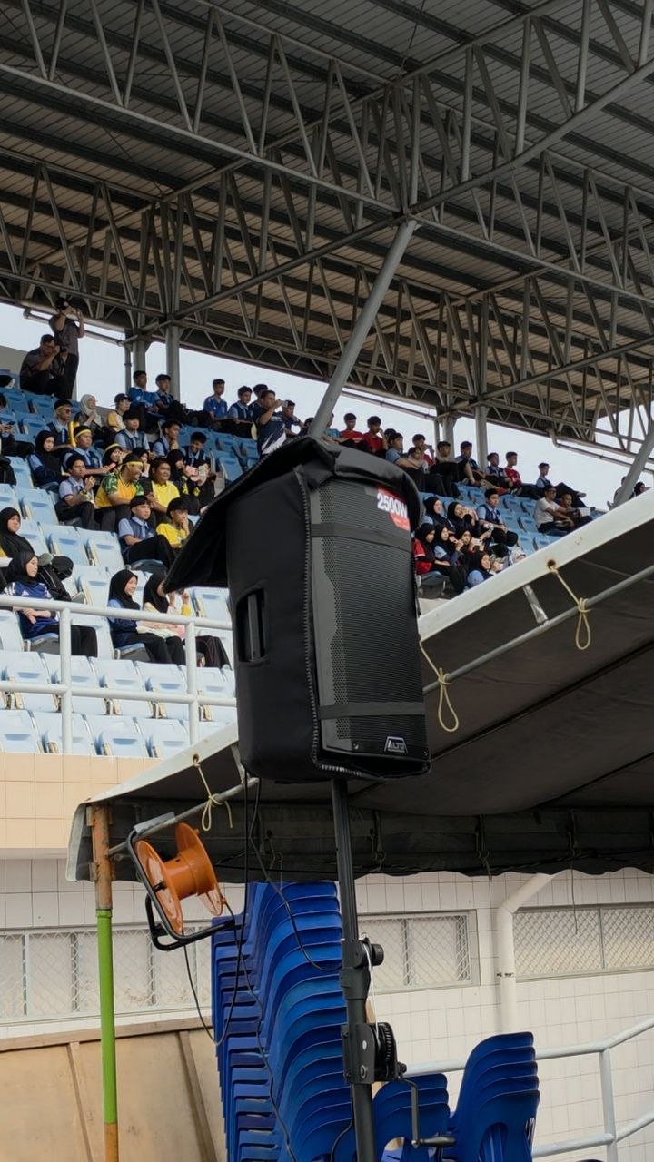 Alto TS415 with students seated in the UBD Sports Complex grandstand